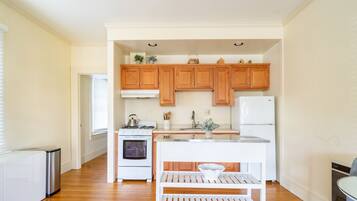 Fridge, microwave, coffee/tea maker, toaster