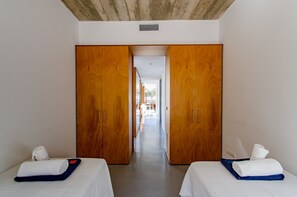 4 slaapkamers, een strijkplank/strijkijzer, gratis wifi, beddengoed