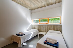 4 Schlafzimmer, Bügeleisen/Bügelbrett, kostenloses WLAN, Bettwäsche