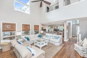 Smart TV - Beautiful home with a gorgeous saltwater pool, 1 block from the beach - 806 Carolina (Isle Of Palms)
