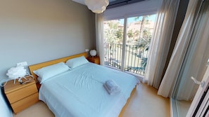 3 dormitorios, tabla de planchar con plancha, wifi gratis y ropa de cama