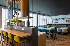 Dagelijks ontbijtbuffet (EUR 15 per persoon)