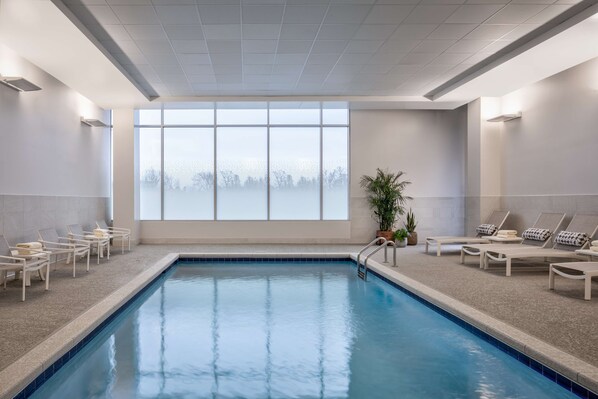 Indoor pool, pool loungers