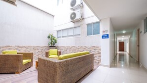 Lobby sitting area - Hotel Ayenda Andino 1520 (Bucaramanga)