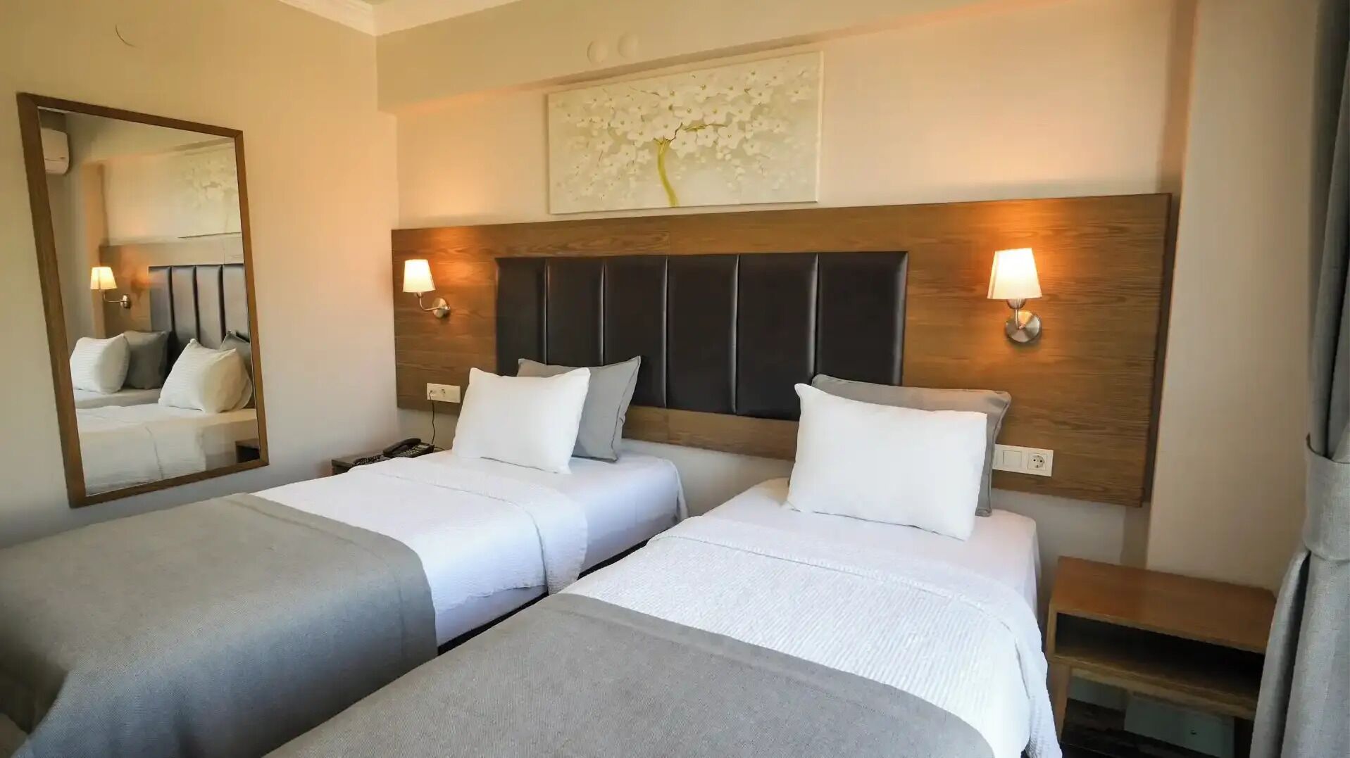 Egyptian cotton sheets, premium bedding, free minibar