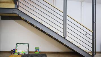 Appartamento | Area soggiorno | TV a schermo piatto 32 pollici con canali satellitari, TV