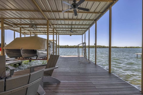 Westwind- Lakefront w/ Views, Boat Dock, & Kayaks
