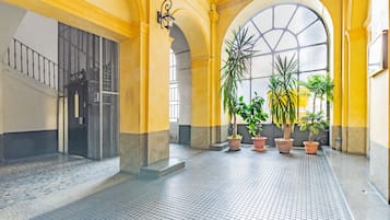 Pintu masuk properti