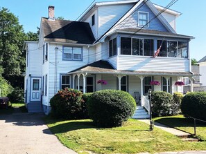 Exterior - Walk To Downtown & Seaport! (Stonington)