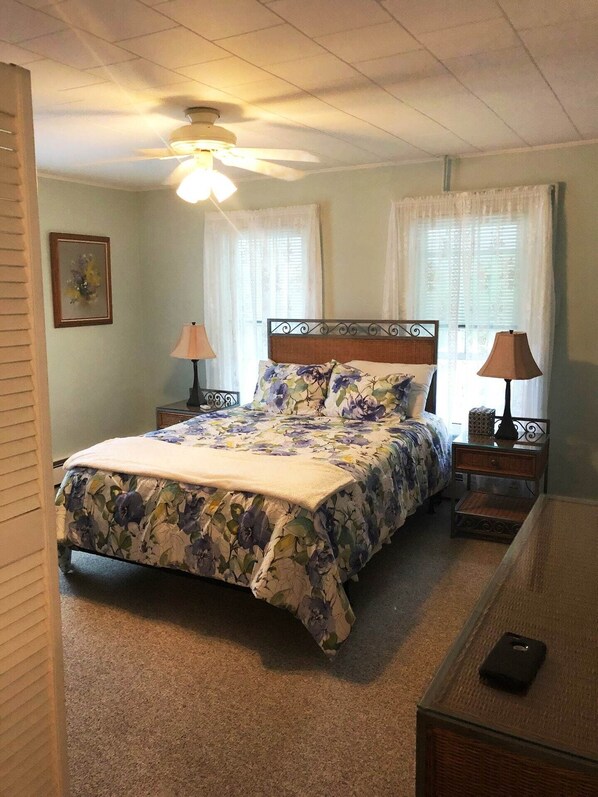 2 chambres, fer et planche à repasser, Wi-Fi, draps fournis