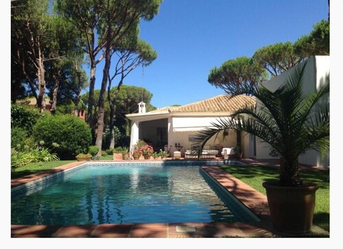 Villa with private pool, two porches 600 m from the beach in pinar de costa