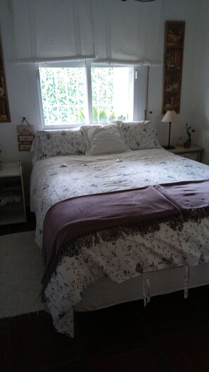 4 bedrooms, iron/ironing board, travel crib, free WiFi