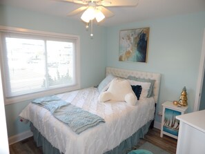 3 habitaciones, tabla de planchar con plancha, internet y ropa de cama 