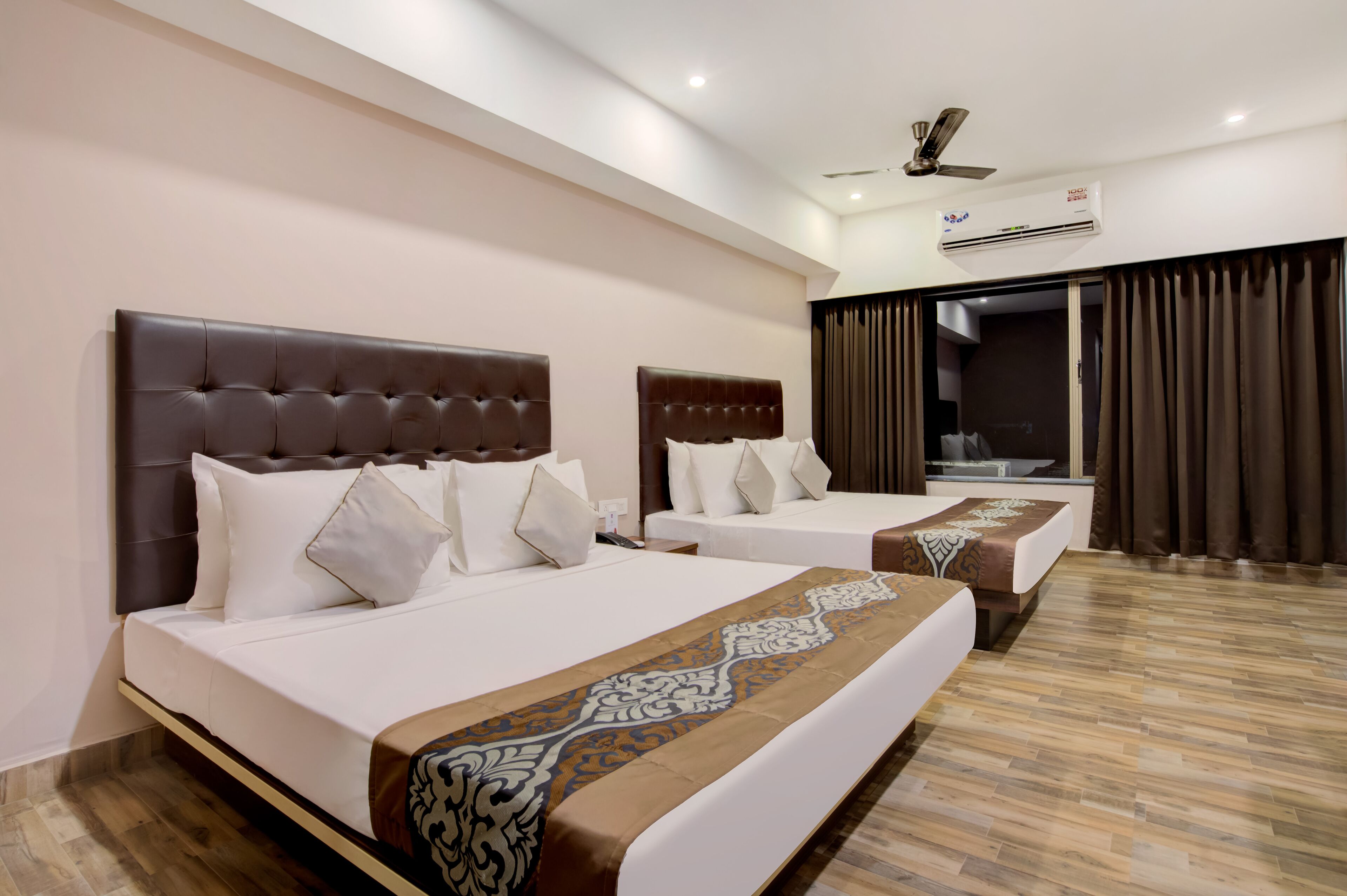 superior room | egyptian cotton sheets, premium bedding, in-room safe, desk