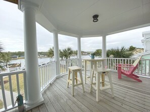 Property grounds - "Haven By The Sound" - Intercoastal Waterway Home w/ Pool, 6 Bedrooms / 6.5 Bathrooms (Holden Beach)
