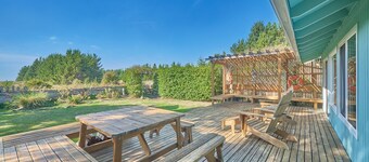 Steps to Beach , Pets Ok, Fenced Yard, Fireplace (SeaNest)
