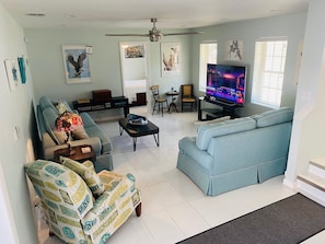 TV - Gulfport 5/5 Pool Free Wi-Fi Parking House (Gulfport)