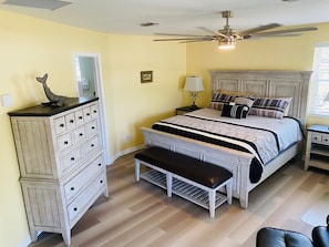 5 bedrooms, iron/ironing board, free WiFi, bed sheets