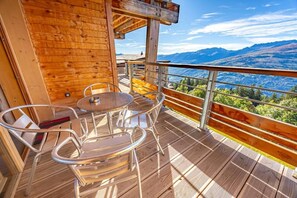 Outdoor dining - Floor -1, view valley, fitness, sauna, hammam, terrace, parking, tv, ski locker, 72m², Les Arcs (Bourg-Saint-Maurice)