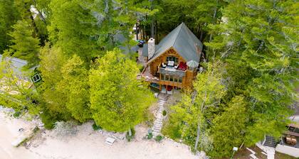 Unforgettable Log Cabin Experience: Family-owned, Lakefront, Private Beach