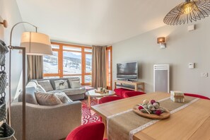 DVD player - Ski-in/ski-out & foot of the slopes, 7th floor, view ski slopes, fitness, swimming pool, sauna (Bourg-Saint-Maurice)
