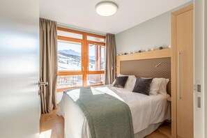 3 bedrooms, WiFi, bed sheets