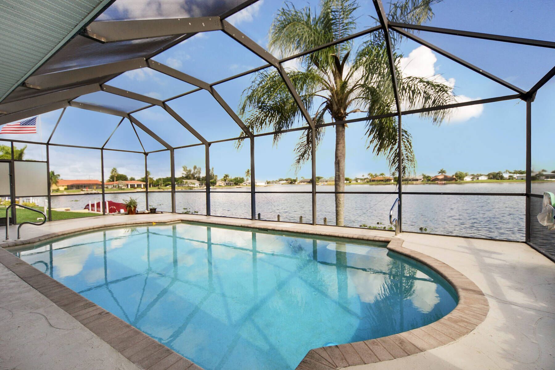 Piscina all'aperto, una piscina riscaldata