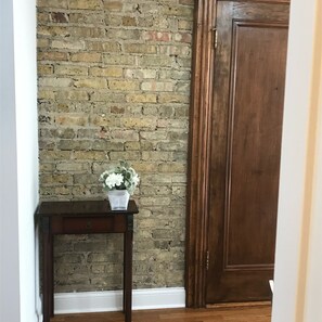 Interior - Entire city apartment with free street parking (Chicago)