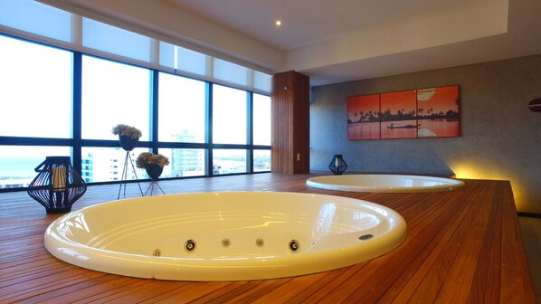 Baignoire à hydromassage