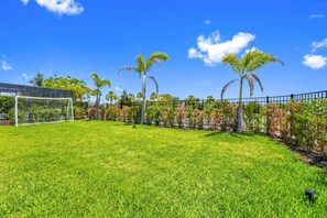 Property grounds - Gleaming Home with Private Pool, Theater Room and Water Park Access near Disney. (Kissimmee)