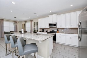 Fridge, oven, stovetop, dishwasher