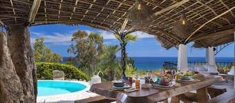 Luxury Front Beach - VILLA IRIS