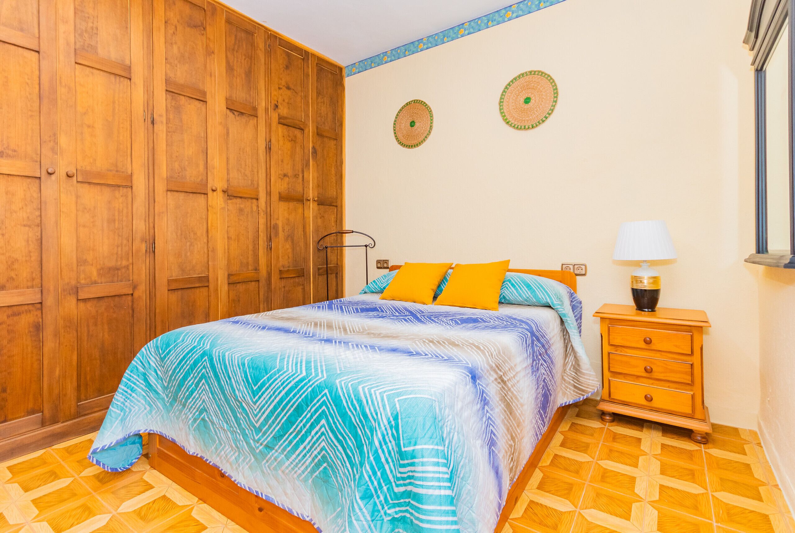 4 dormitorios, tabla de planchar con plancha, wifi gratis y ropa de cama