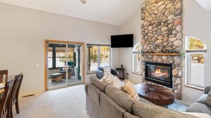 TV, fireplace