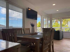 Dining - San Clemente Charmer - Blue Whale Inn #A (San Clemente)