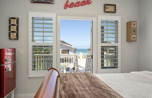 4 bedrooms, WiFi, bed sheets