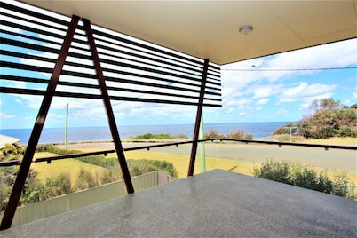 The ultimate property for the family with amazing views to whale watch