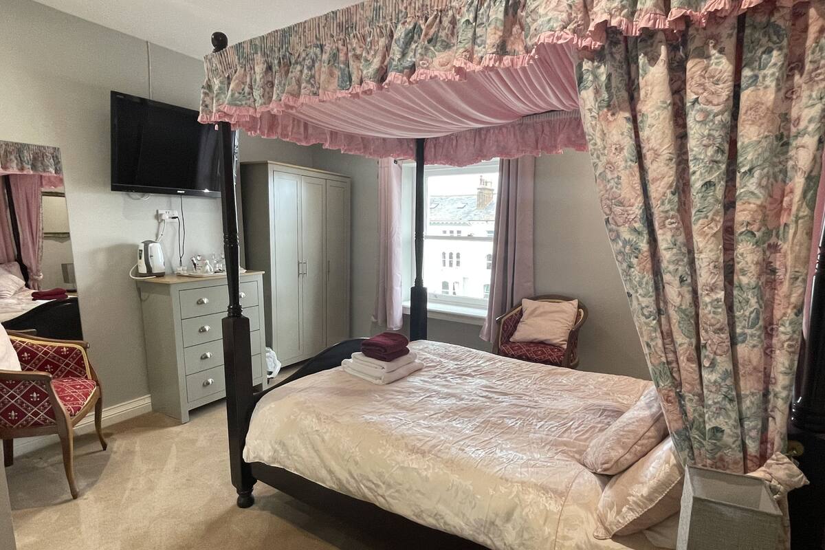 豪華雙人房, 私人浴室 (Four Poster BED)