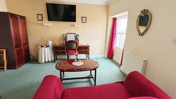 Habitación doble superior, baño privado, vistas al mar (Four Poster Bed) | 1 dormitorio