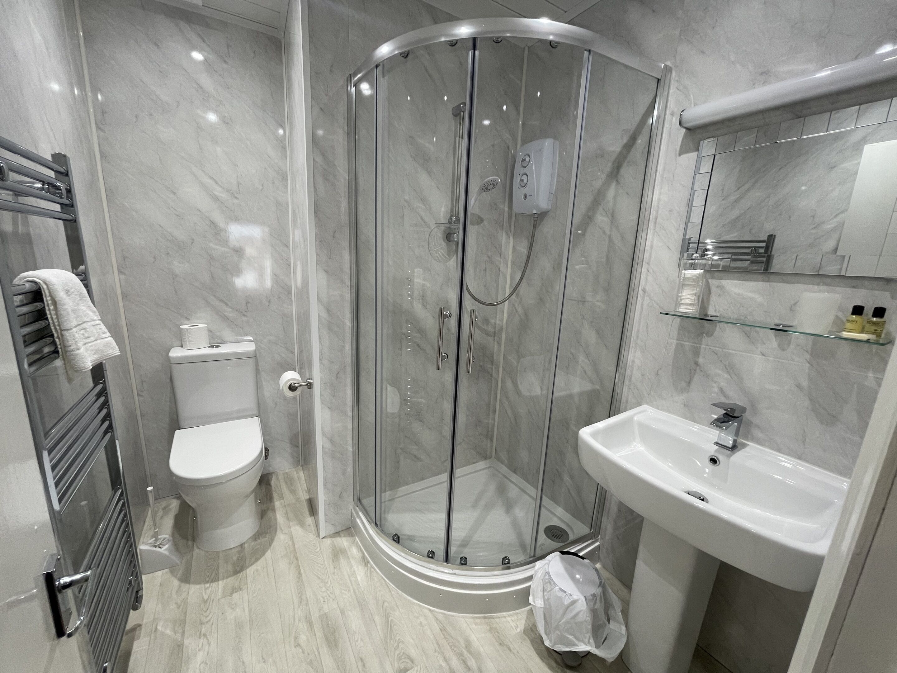 Double Room, Ensuite (apartment with kitchen) | Bathroom