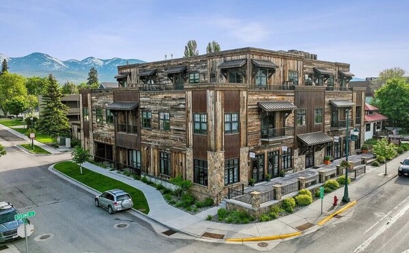 Exterior - Immaculate loft condo steps to shops, restaurants, Whitefish River and Whitefish Lake (Whitefish)