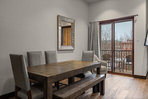 Dining - Immaculate loft condo steps to shops, restaurants, Whitefish River and Whitefish Lake (Whitefish)