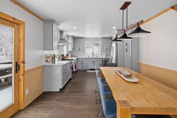 Brand new kitchen with all new appliances, and plenty of seating for your group.