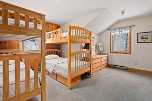 3 bedrooms, WiFi, bed sheets - Brand New Kitchen & Bathrooms, close to Mt Snow! (Dover)