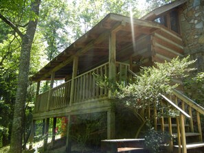 Exterior - Cozy Cabin Hide-away in the Woods! Five minutes from Pigeon Forge! (Sevierville)
