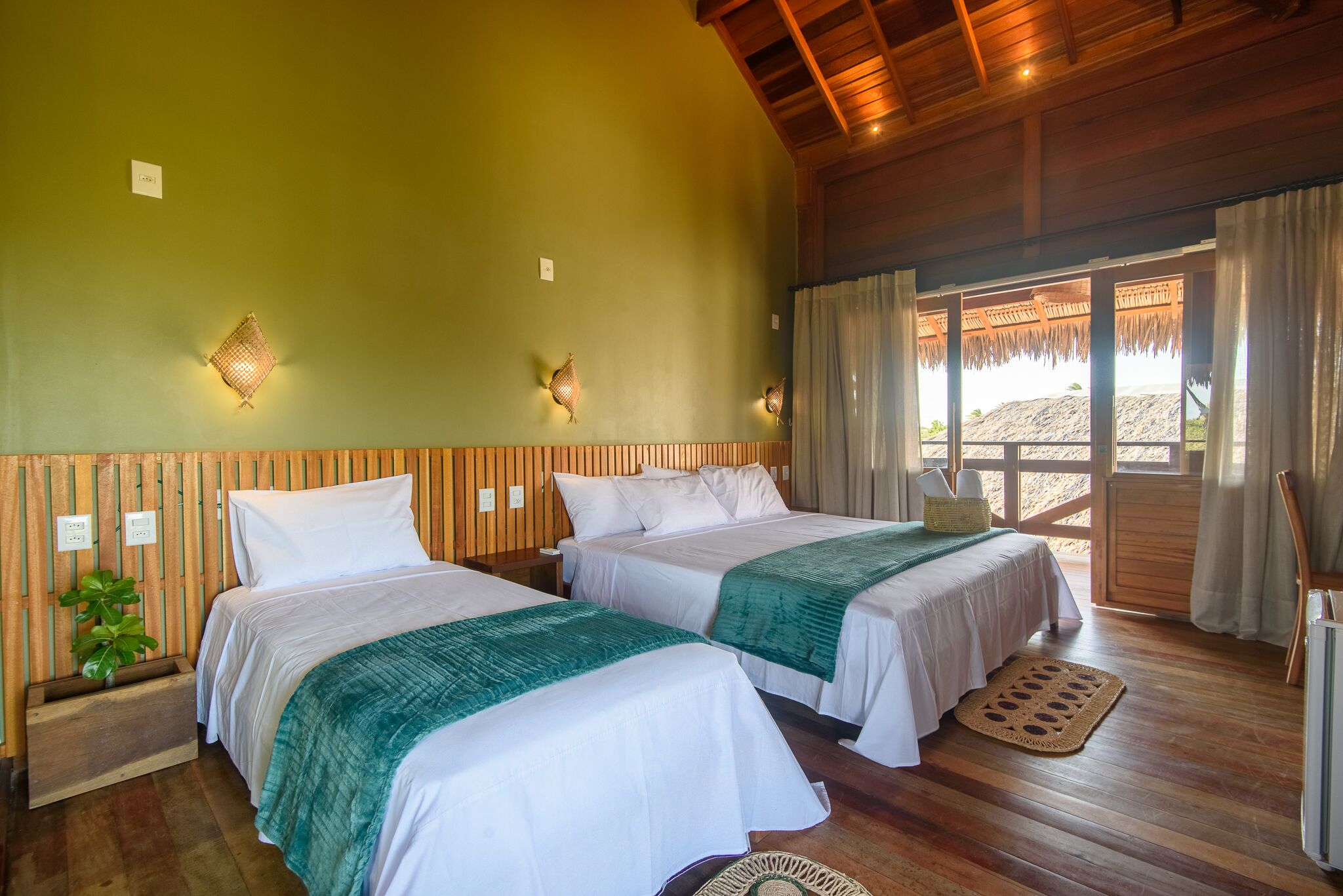 Quarto superluxo, sacada | Roupas de cama premium, frigobar, espaço de trabalho para notebook