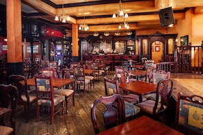 Dinner served - Irish Cottage Inn & Suites (Galena)