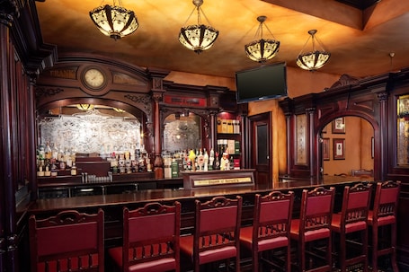 Dinner served, Irish cuisine. Irish Cottage Inn & Suites