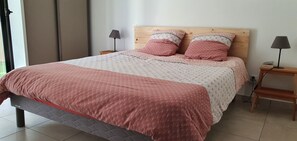 2 Schlafzimmer, Bügeleisen/Bügelbrett, kostenloses WLAN, Bettwäsche