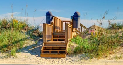 Bright Coastal Townhome | Steps to Beach | Pool, Bikes & More